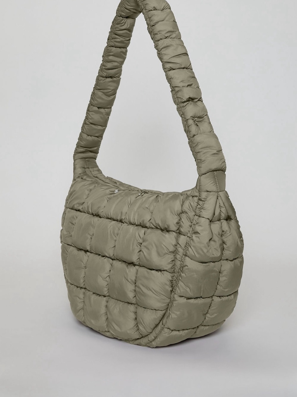 The Hold It All Puff Bag - Picture 4 of 6
